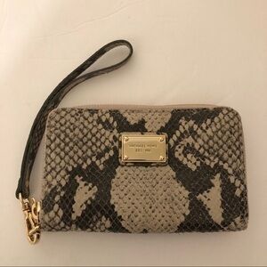 👛 MICHAEL KORS 👛 python print wristlet wallet